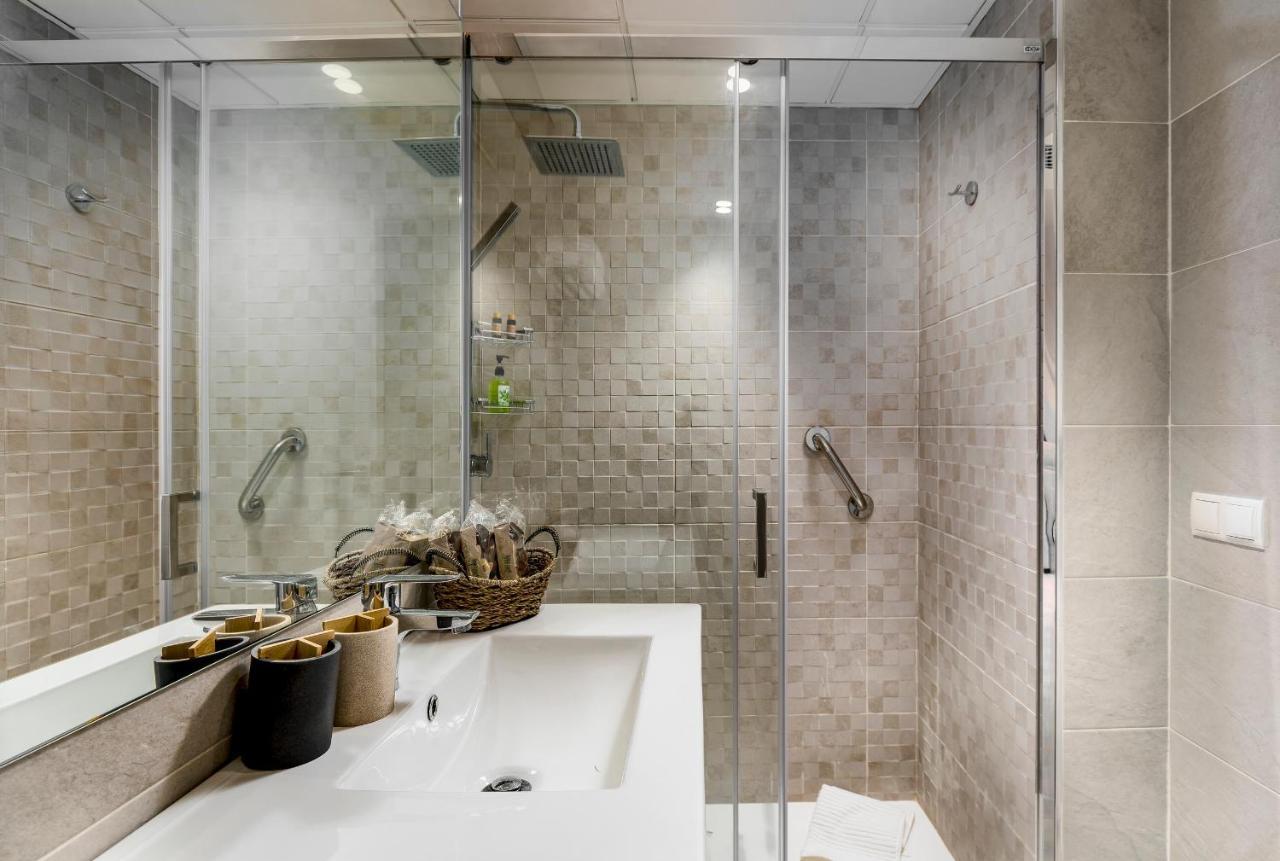 Apartamento Deluxe Con Piscina, Terraza & Parking مالقة المظهر الخارجي الصورة